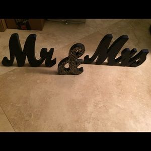 Mr & Mrs table setting